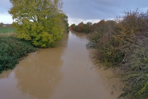 Flood_Water_-_Holderness_Drain_2019.jpg