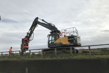 Yorkshire flood defence repairs - piling-at-fishlake-nab 1